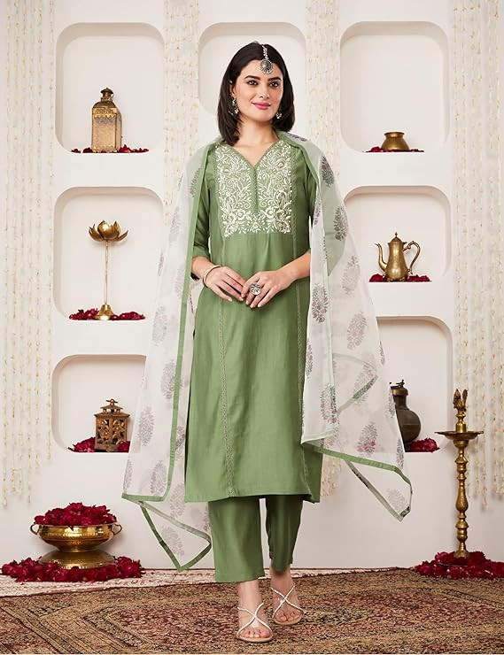 Kurta Pant Set with Organza Dupatta
